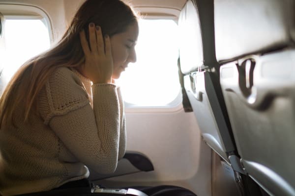 Peur de prendre l’avion : conseils pratiques pour la vaincre